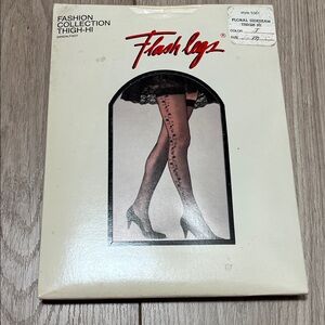 WhiteIvory Floral side seam  Thigh-High Stockings Sz M new/ in box